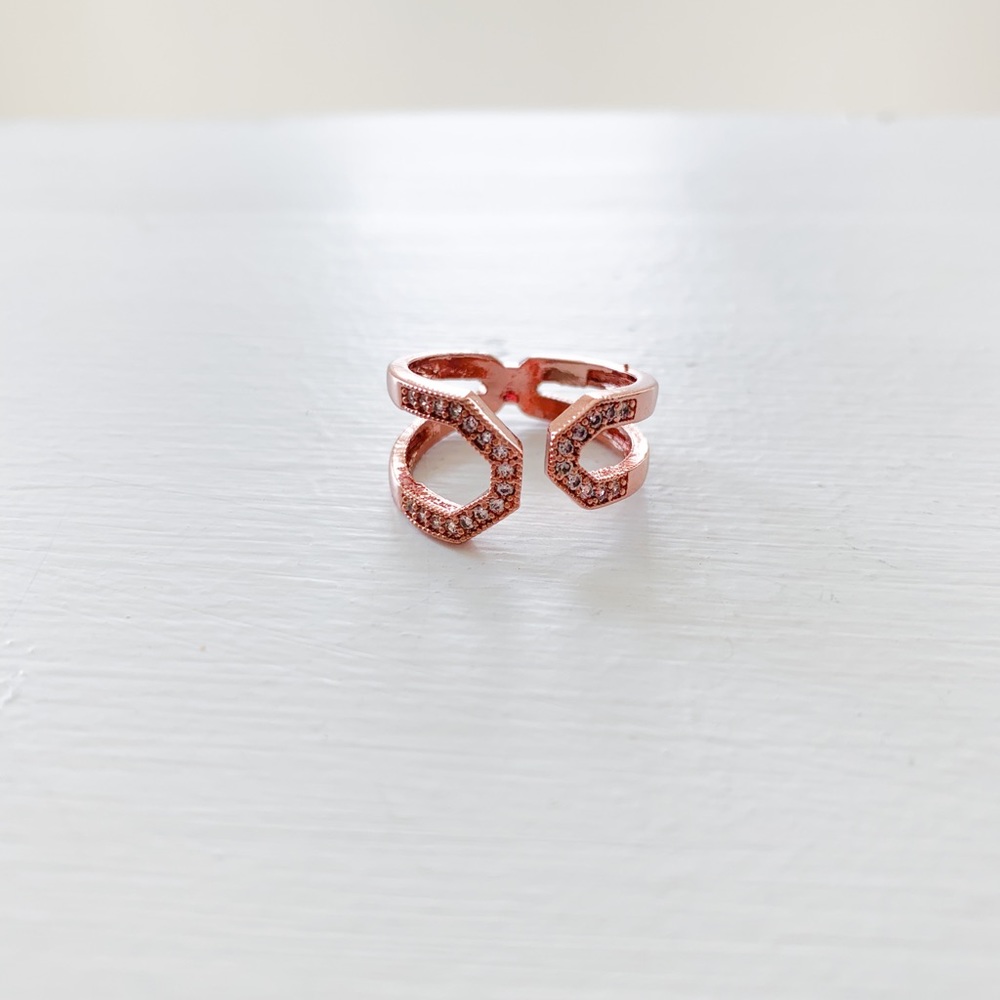 Rose gold minimalist style adjustable brass ring - Picture 2 of 3